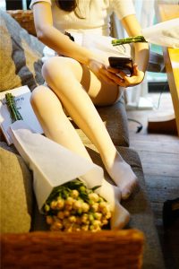 【在线看】袜小喵 KT025《被花耽误的一期》-浔一演示站