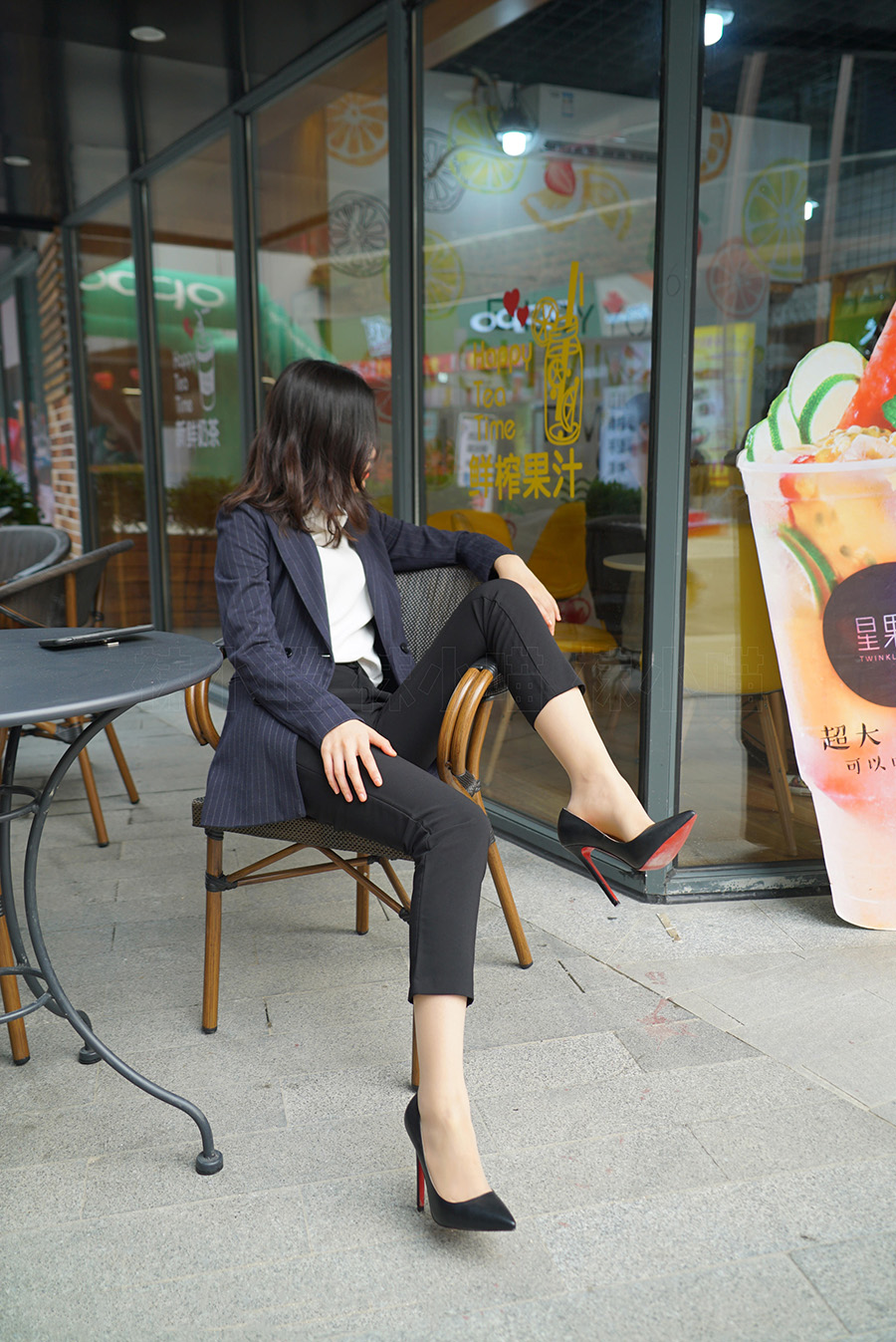 【在线看】袜小喵 KT094《制服秀》-浔一演示站